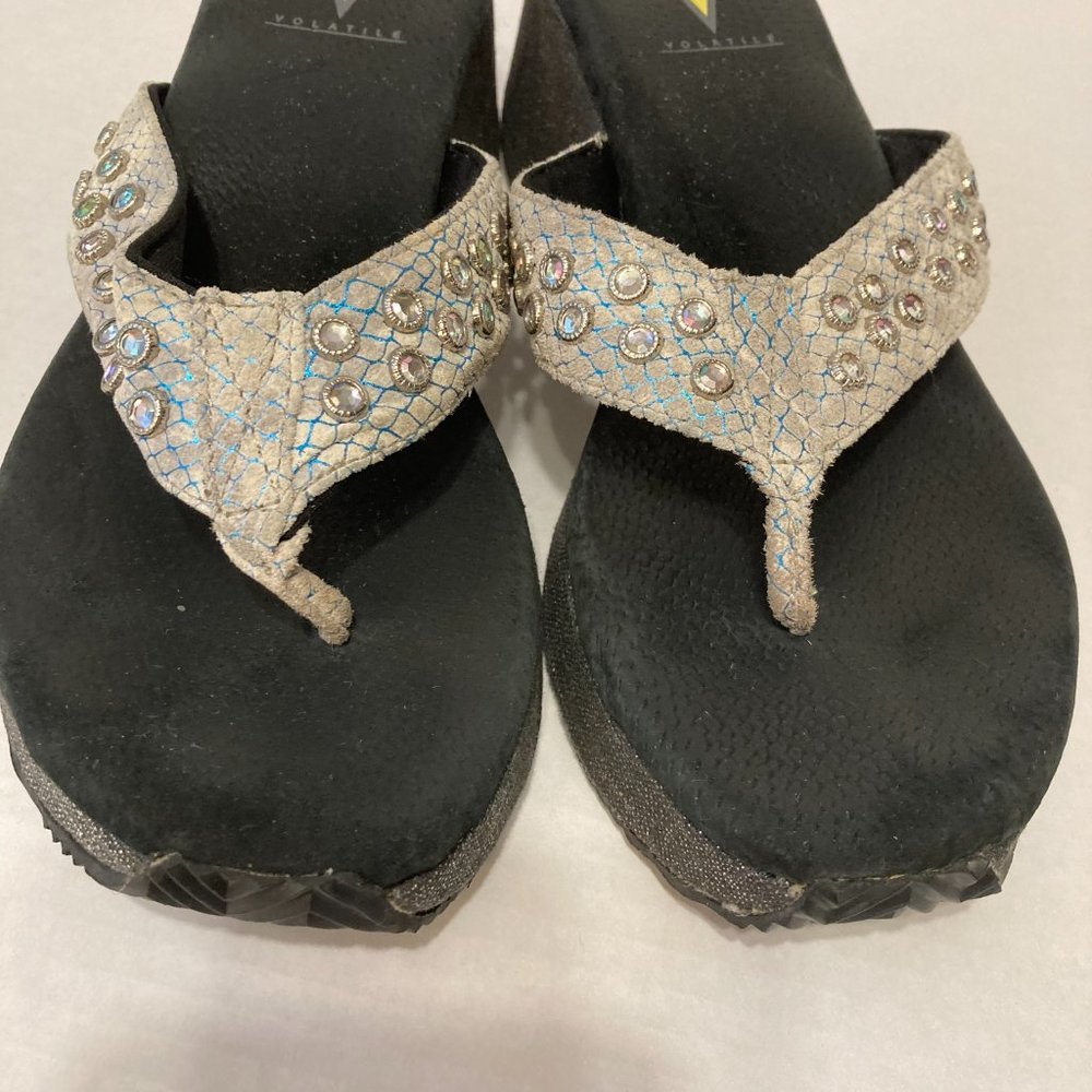 Volatile Rhinestone Thong Sandals Flip Flops Gray - Picture 8 of 9